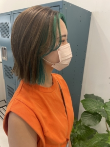 フェイスフレーミングカラー